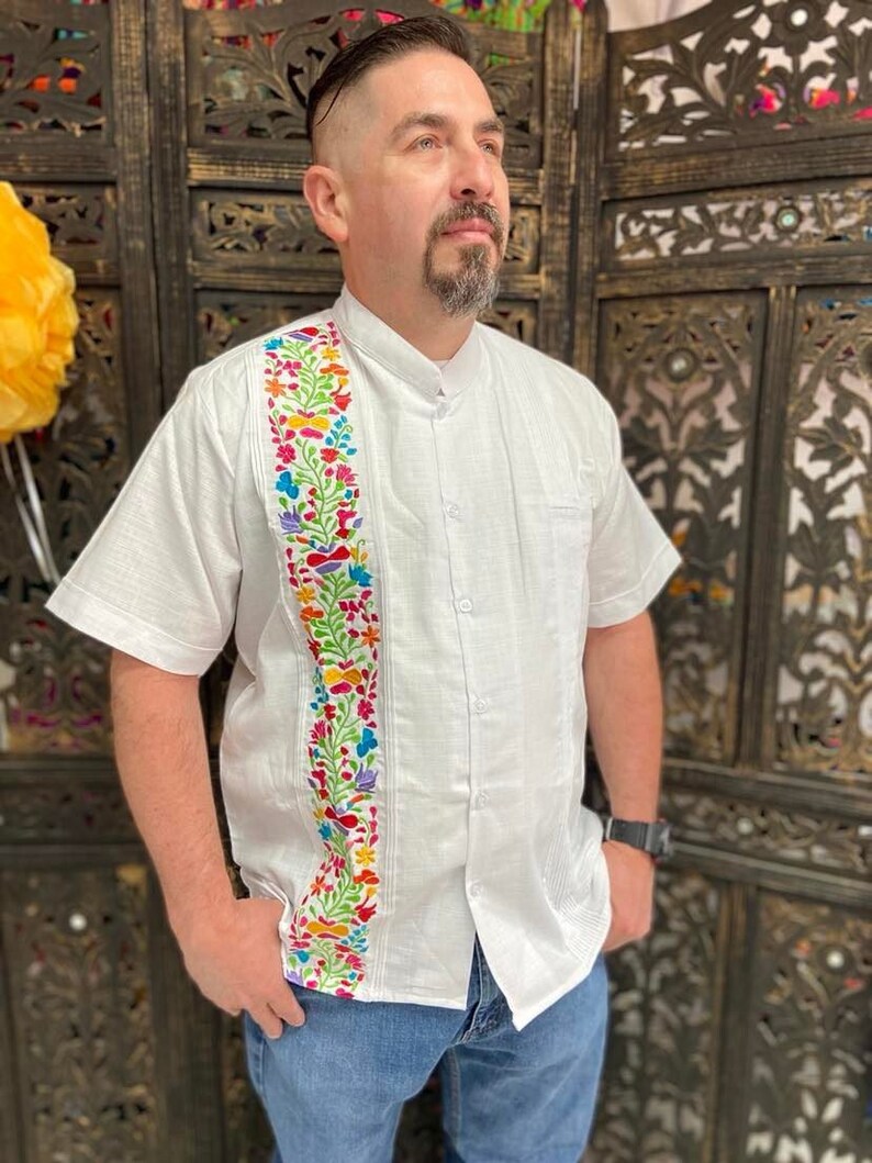 Formal Guayabera Yucateca - Floral Embroidered