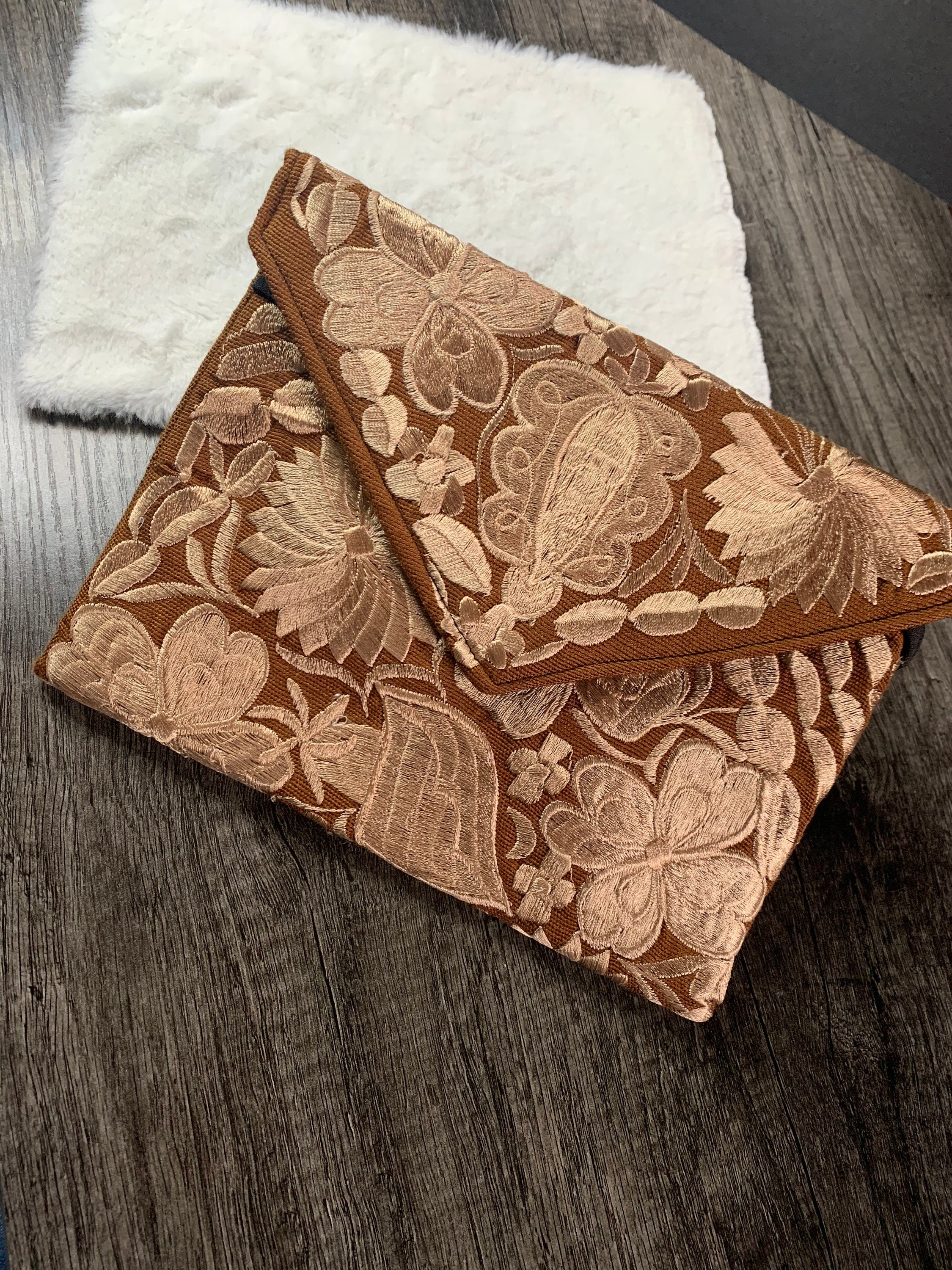 Image of Elegant Embroidered Clutch Bag - Artisanal Embroidered Clutch Bag and Crossbody