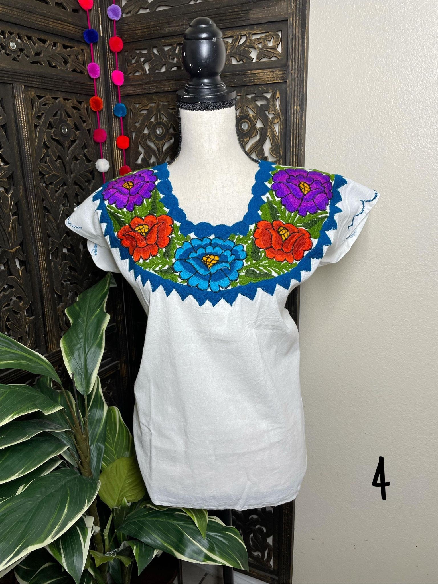 Artisanal Blouse w/Gorgeous Embroidery from Chiapas, Mexico