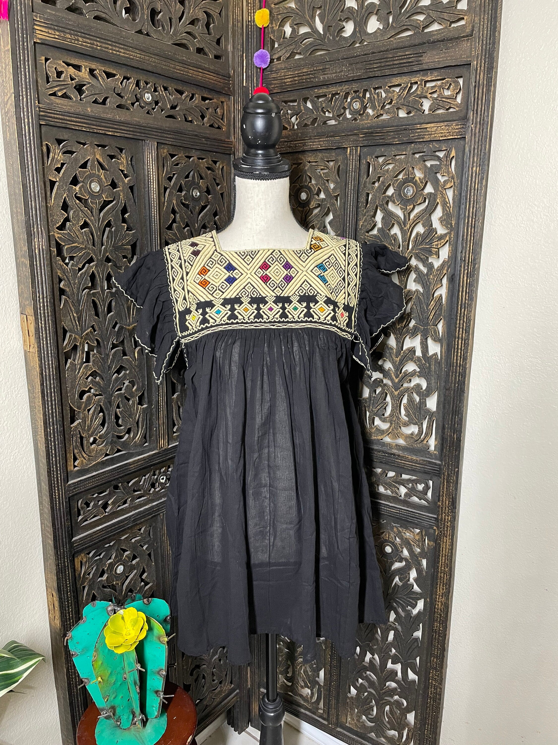 Precious Embroidered Blouse made in Puebla, Mexico - Hand Embroidered Beautiful Blouse