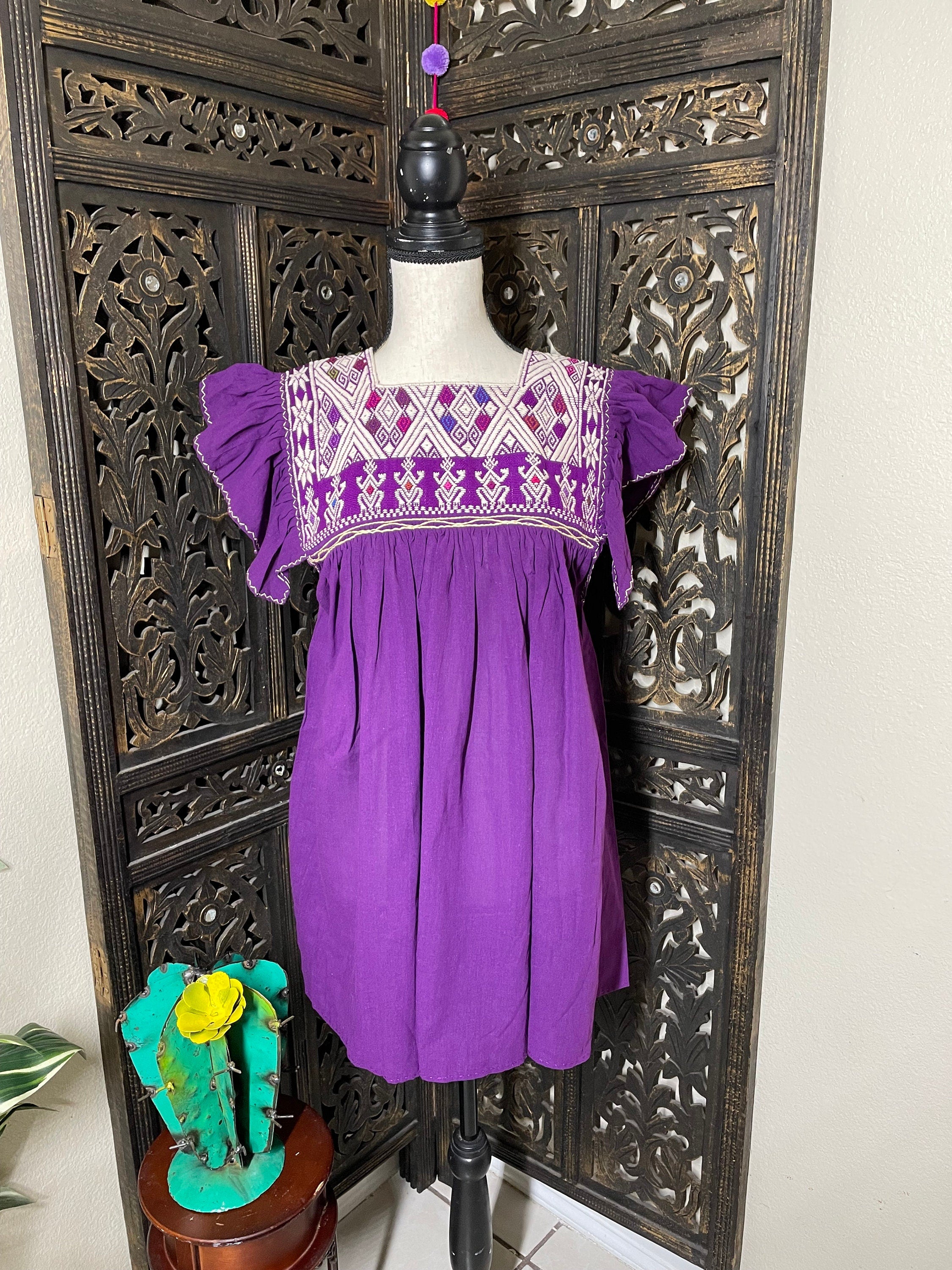 Precious Embroidered Blouse made in Puebla, Mexico - Hand Embroidered Beautiful Blouse