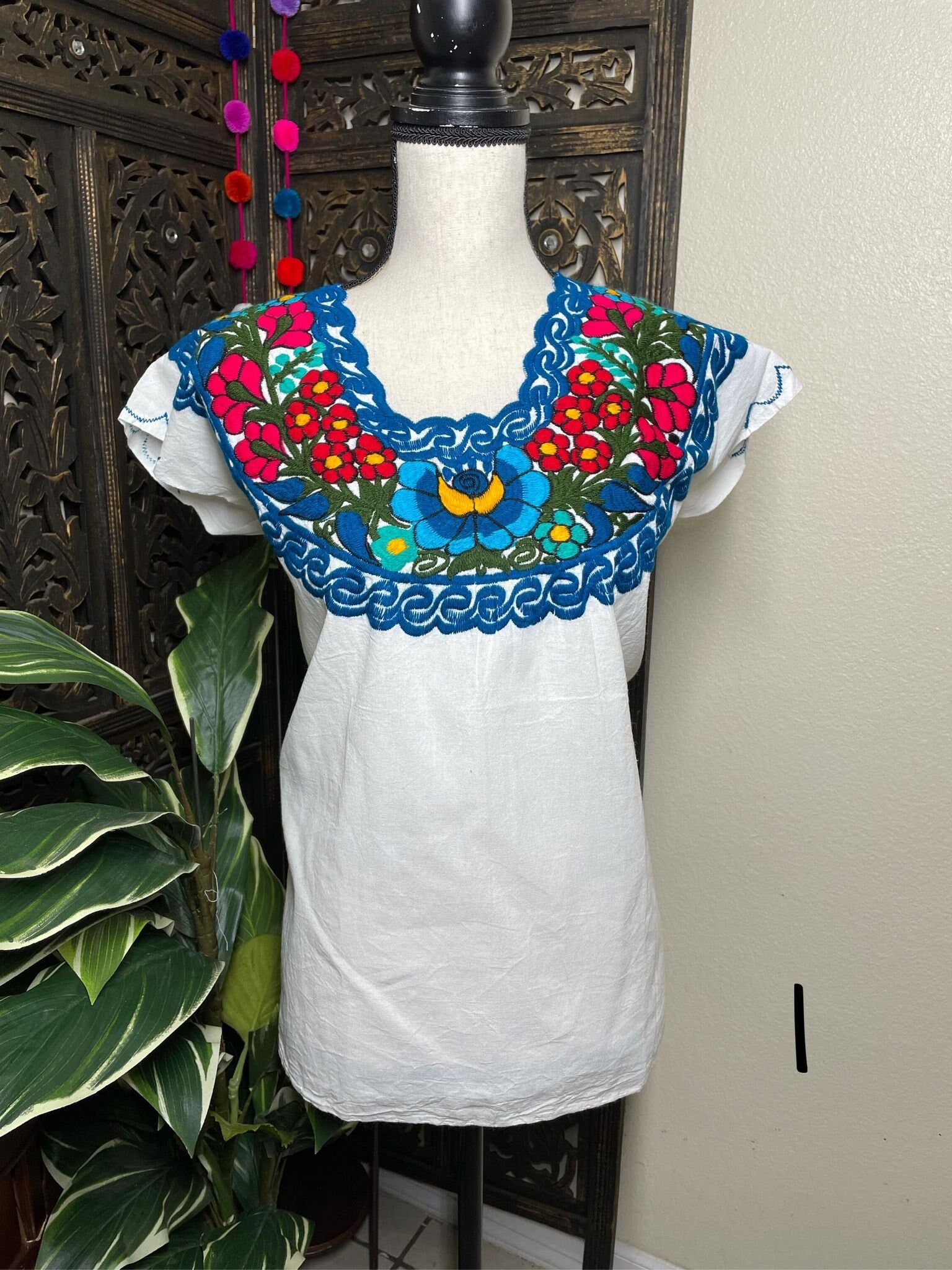 Artisanal Blouse w/Gorgeous Embroidery from Chiapas, Mexico