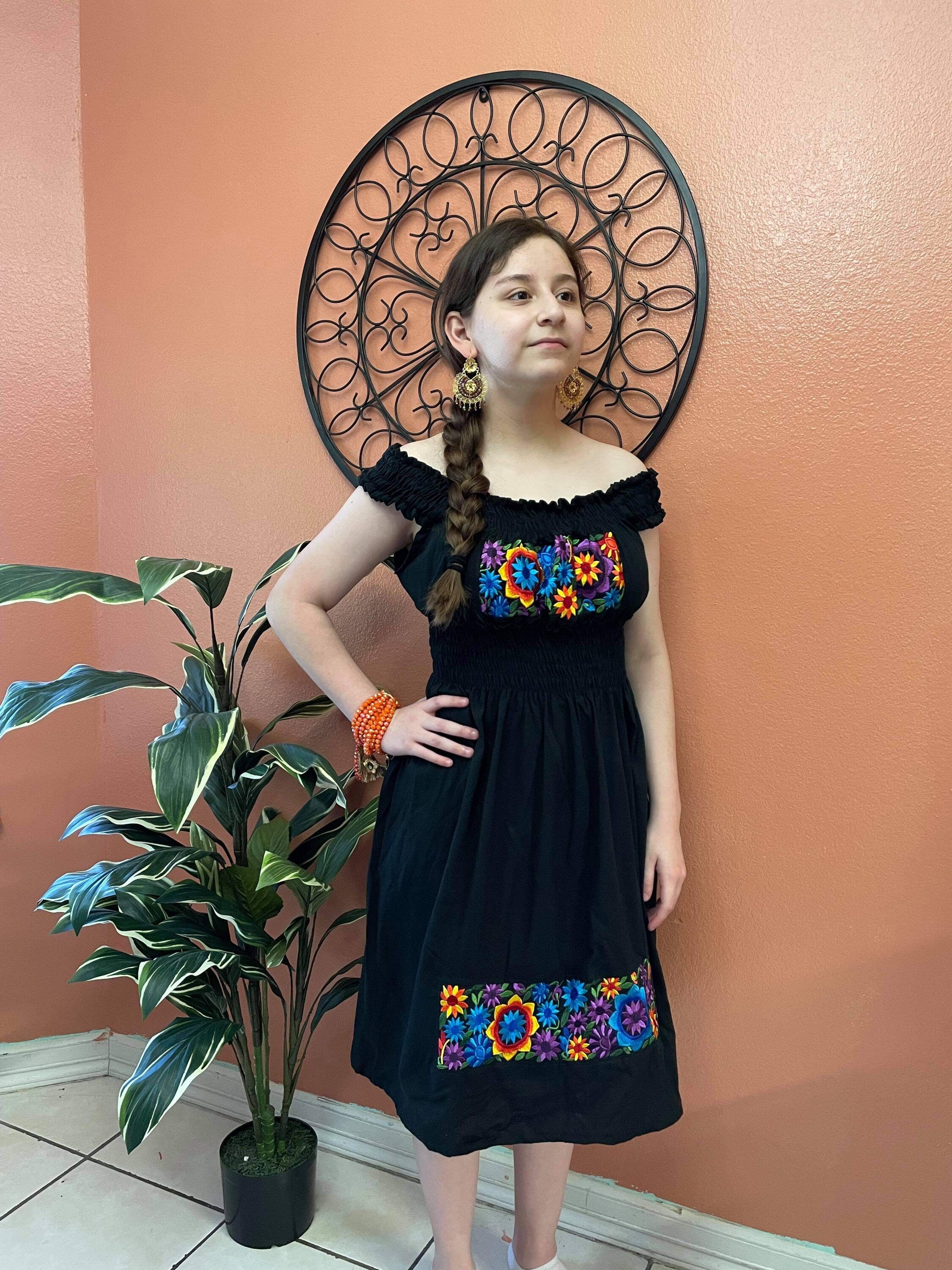 Trendy Artisanal Dress - Elastic Waist