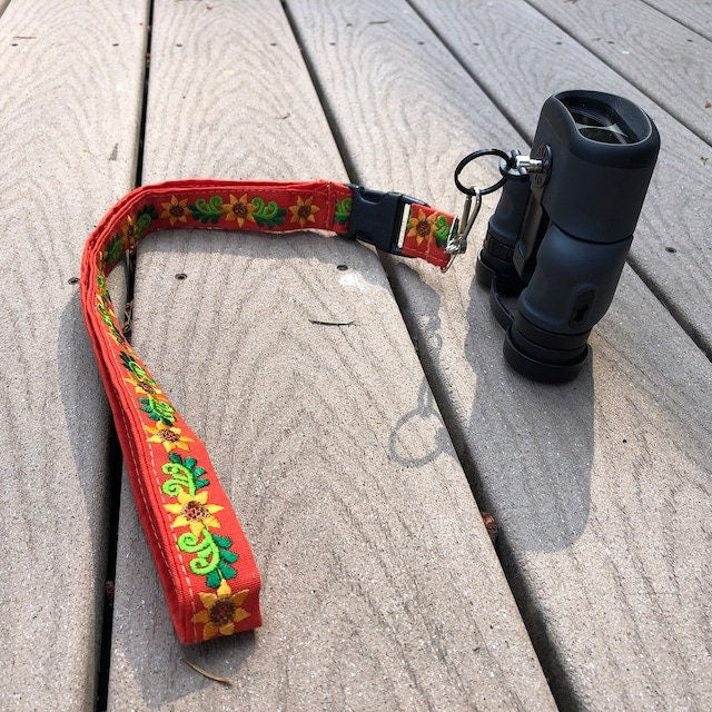 Floral Embroidered Clip Lanyard Key/ID Holder - Clip Lanyard Key/ID Holder - Artisanal made