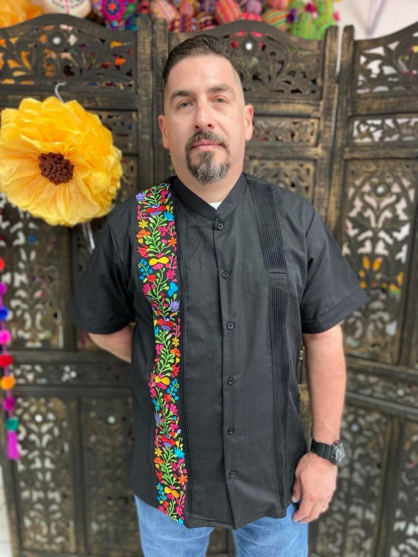 Authentic & Traditional Men’s Guayabera - Made in Yucatán, Mexico - Made by our Mexican Partners