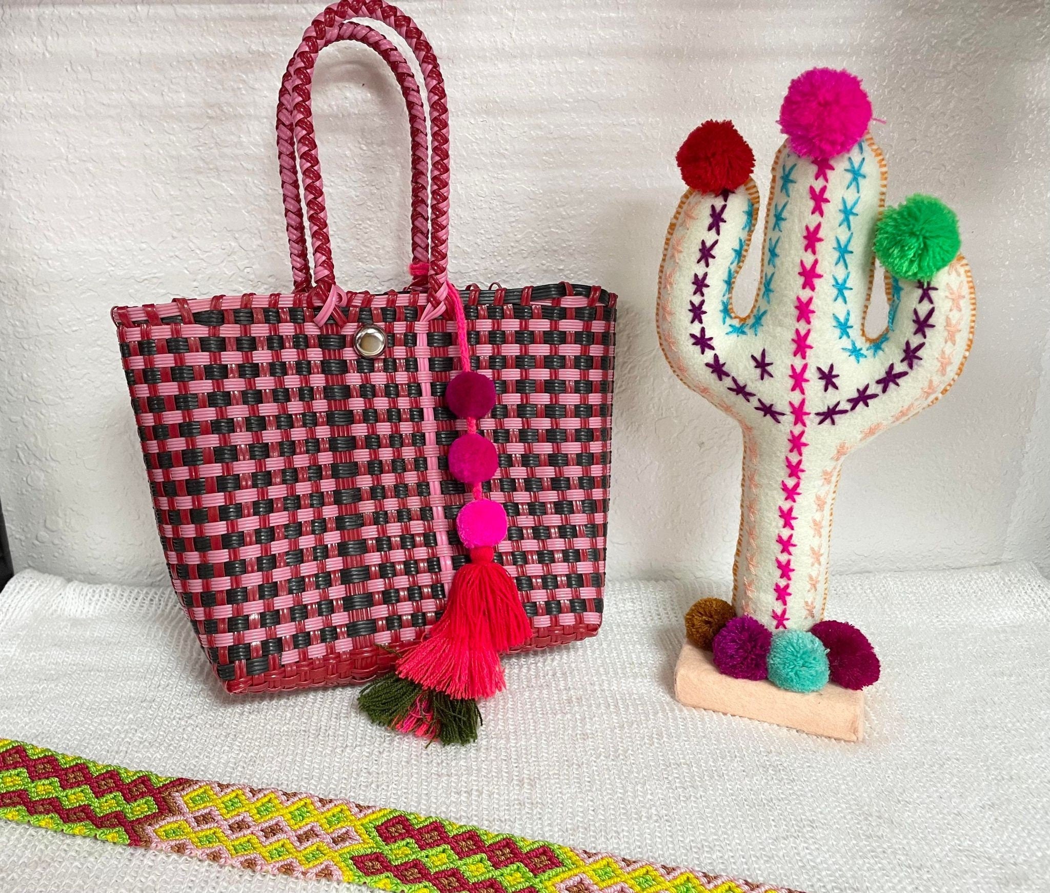 Image of Handwoven Recycled Plastic Lunch Bag - Artisan Made Bag from Chiapas, Mexico