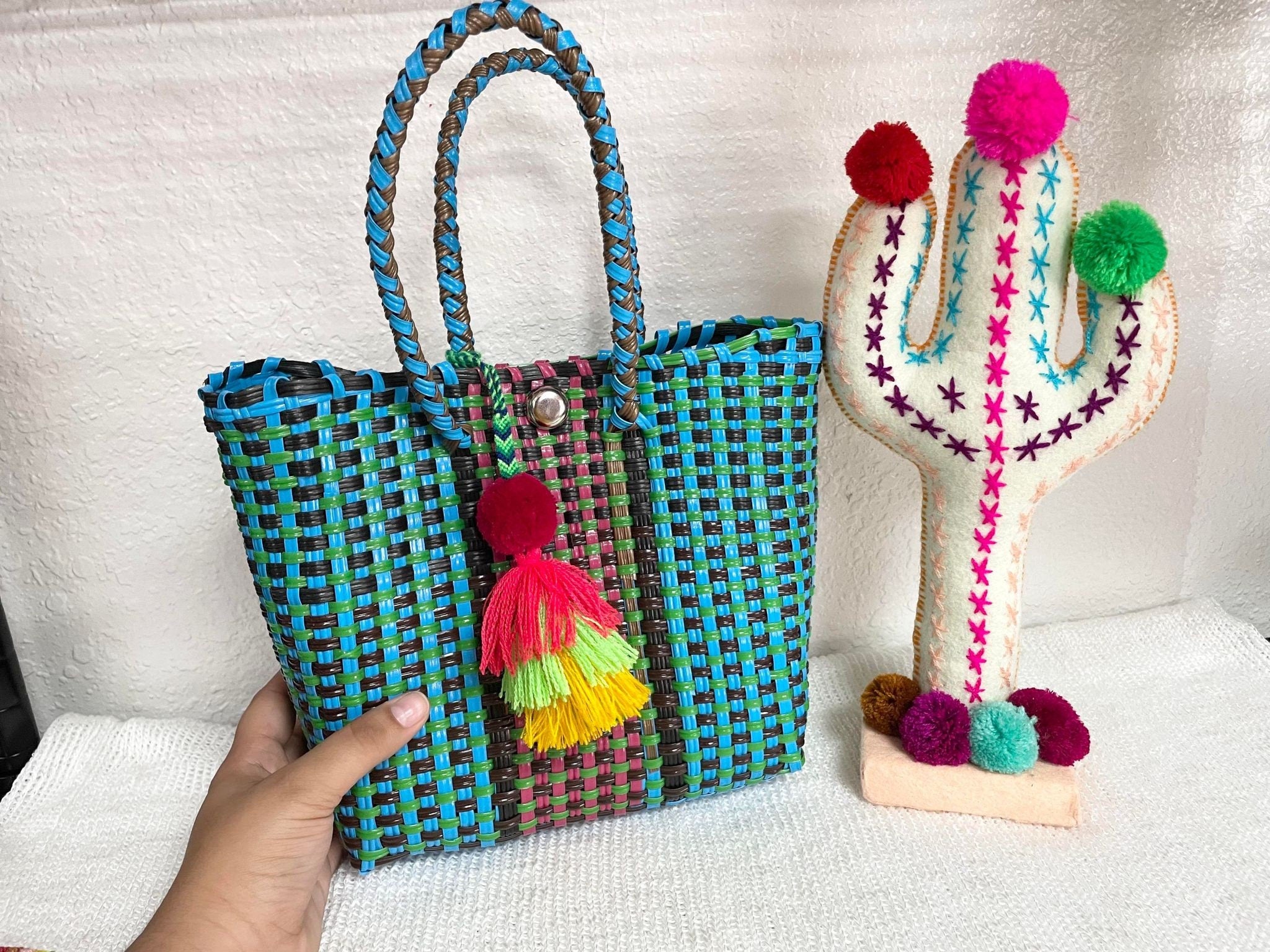Image of Handwoven Recycled Plastic Lunch Bag - Artisan Made Bag from Chiapas, Mexico