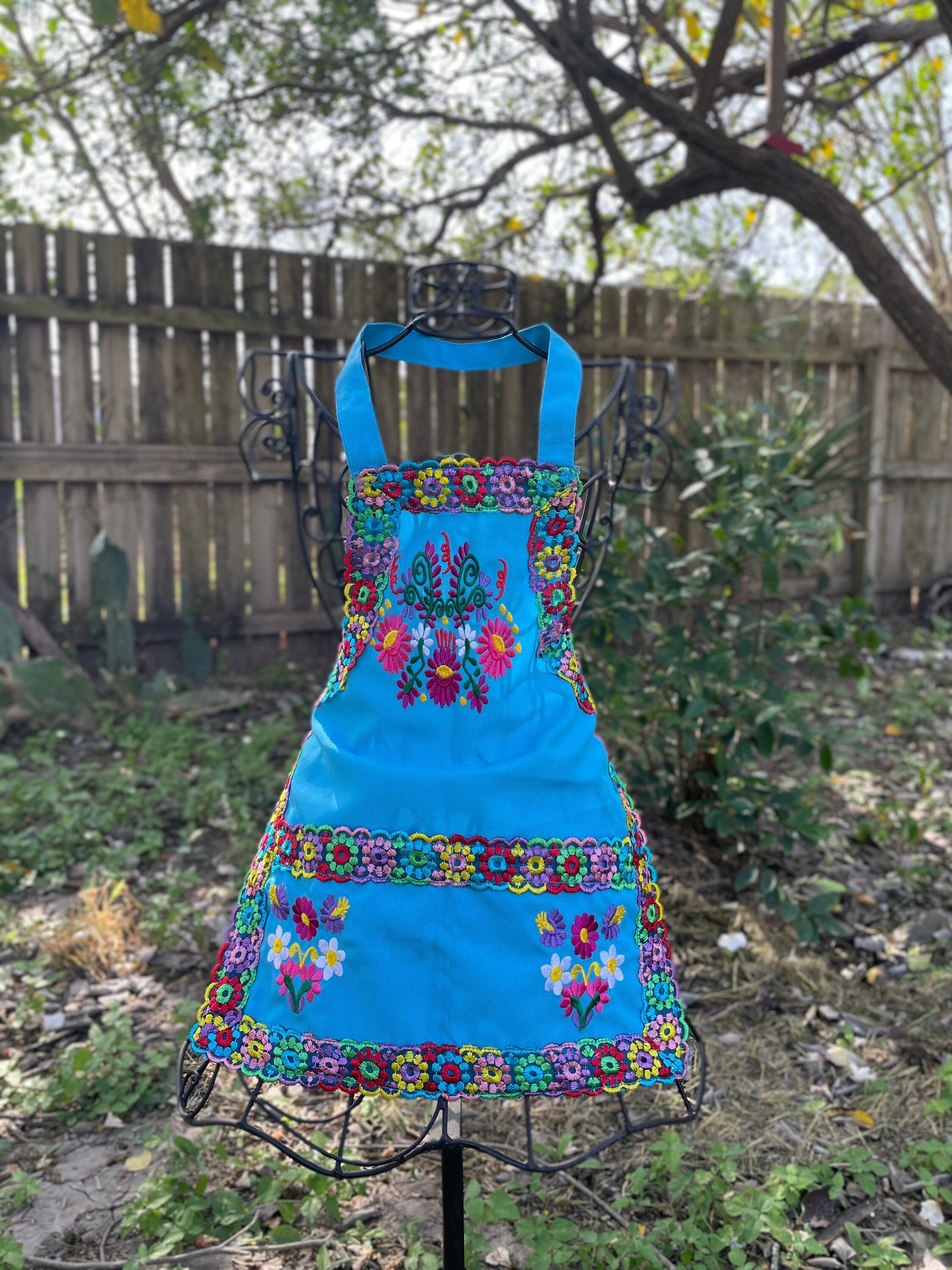 Kids Floral Embroidered Aprons - Artisanal Aprons - Floral Design