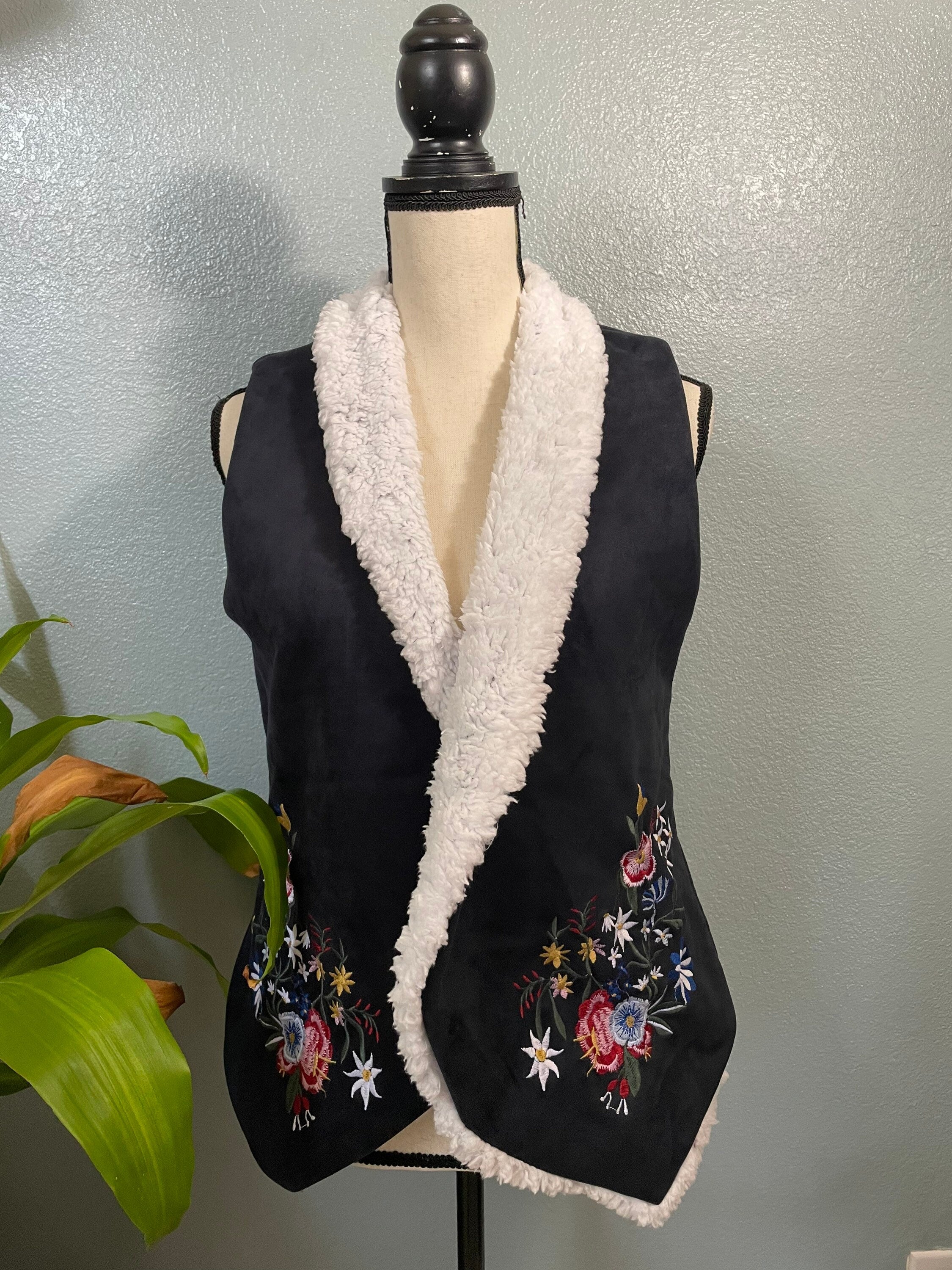 Image of Mexican Embroidered Wool Vest - Hand Woven Artisanal One Size Fits S - Large