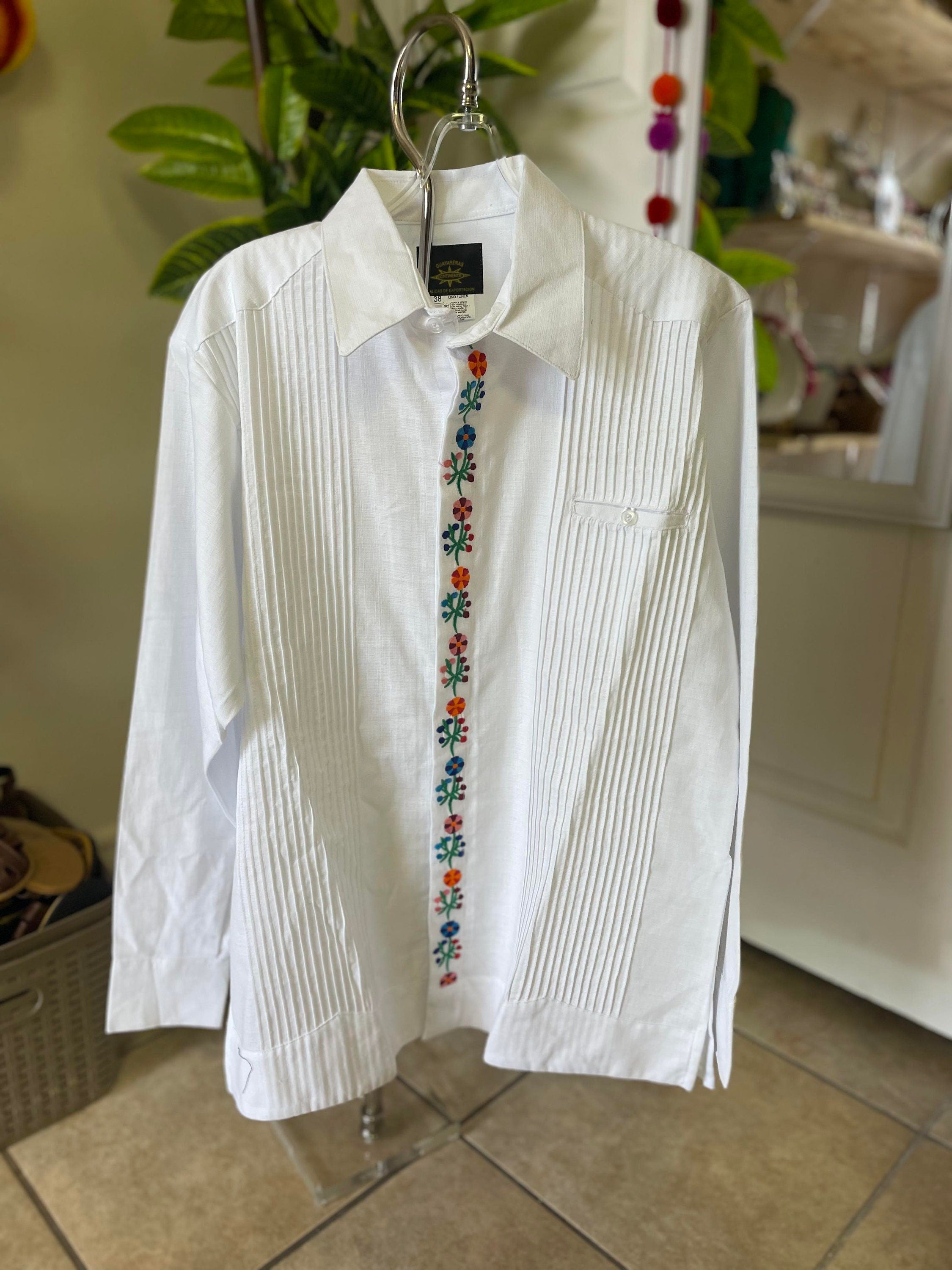 Image of Authentic & Traditional Men’s Guayabera - Made in Yucatán, Mexico - Made by our Mexican Partners