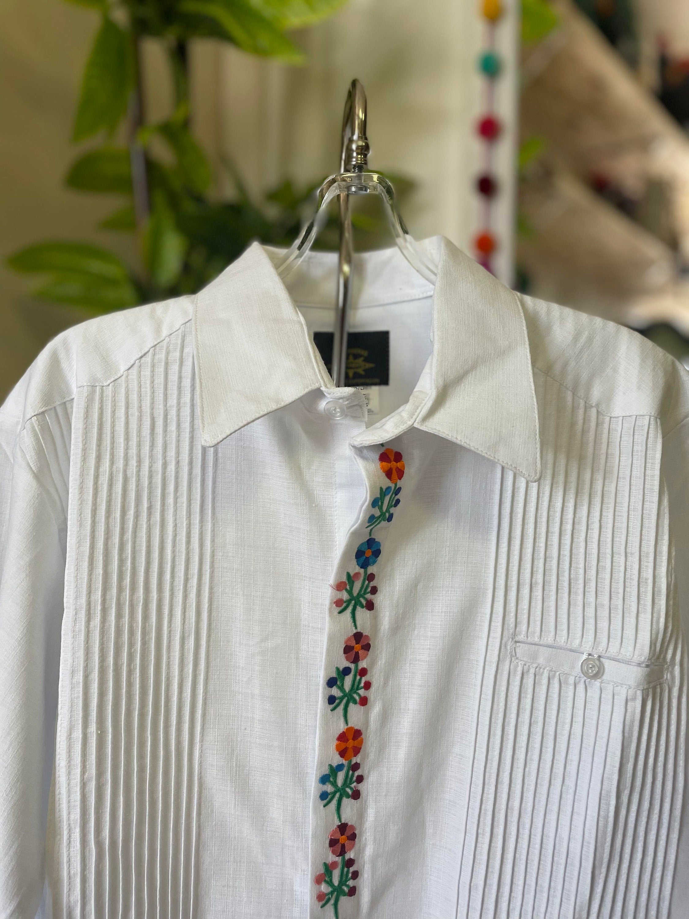 Image of Authentic & Traditional Men’s Guayabera - Made in Yucatán, Mexico - Made by our Mexican Partners