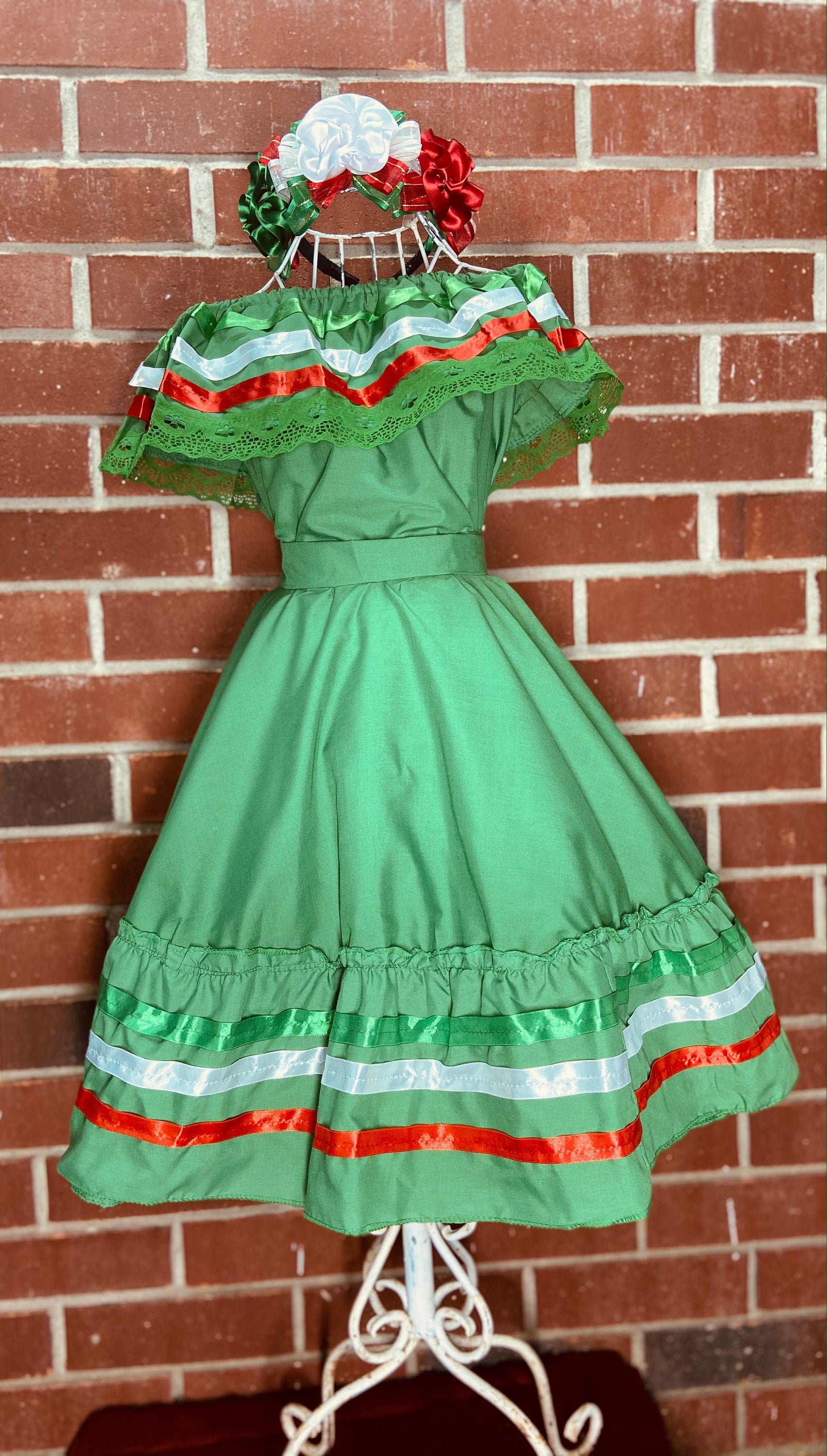 Image of Gorgeous 2 Piece Folkloric Outfit, perfect for Fiesta, Dance, Festivals & Pageants