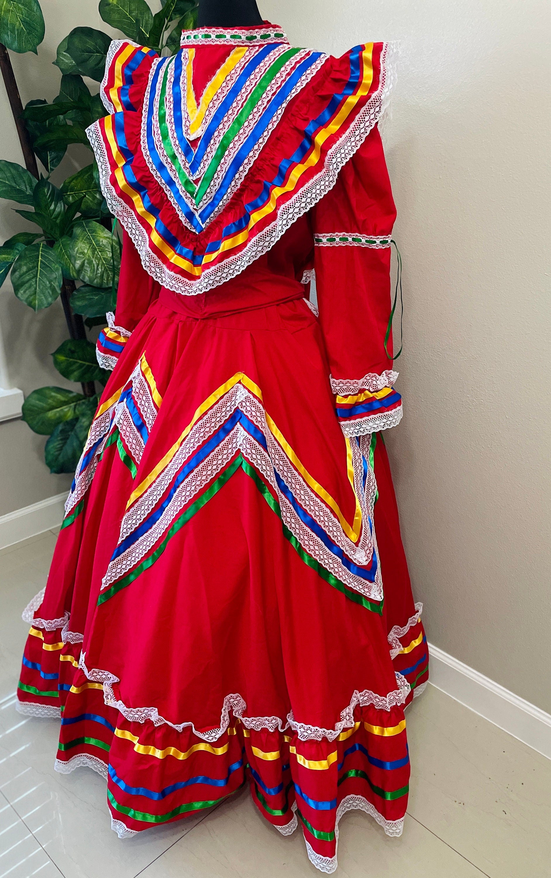 Image of Beautiful Women's Jalisco Outfit - Mexican Culture Costume - Handmade Outfit