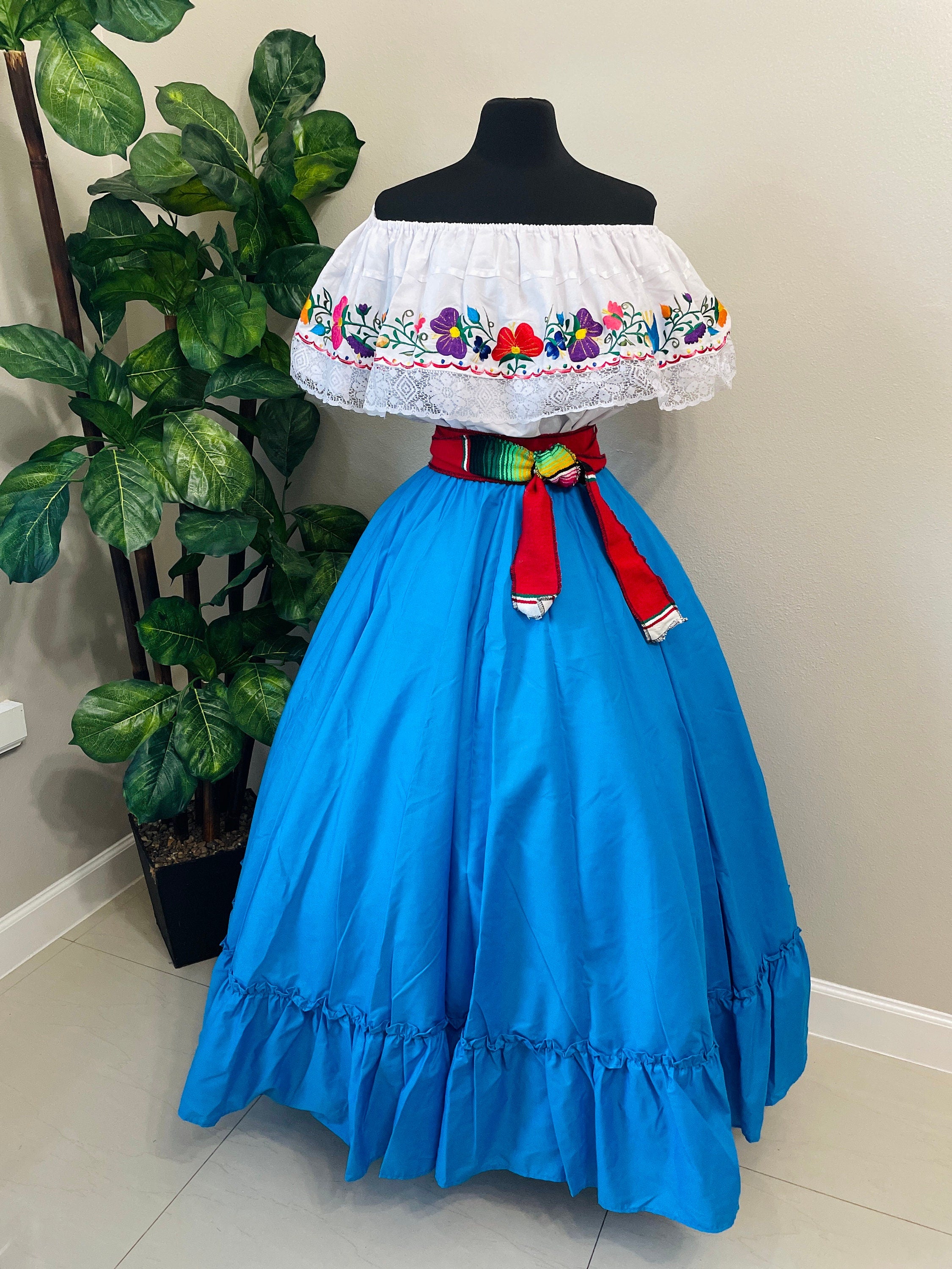 Image of Women's Folklorico 3 piece Outfit, Dance Outfit, Elena Outfit, Halloween Custome, Mexican Culture Costume, Cinco de Mayo - Handmade Women