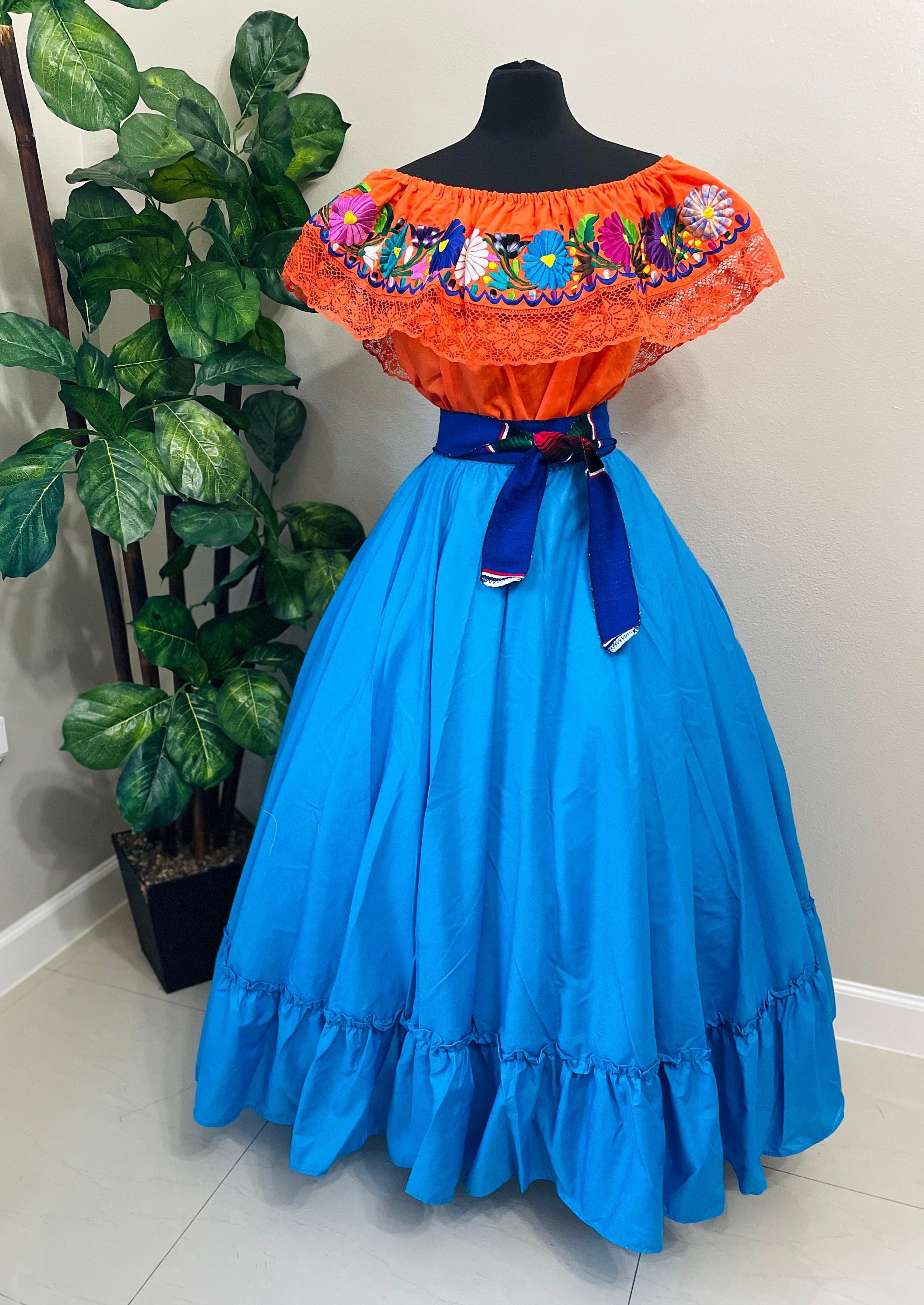 Women's Folklorico 3 piece Outfit, Dance Outfit, Elena Outfit, Halloween Custome, Mexican Culture Costume, Cinco de Mayo - Handmade Women
