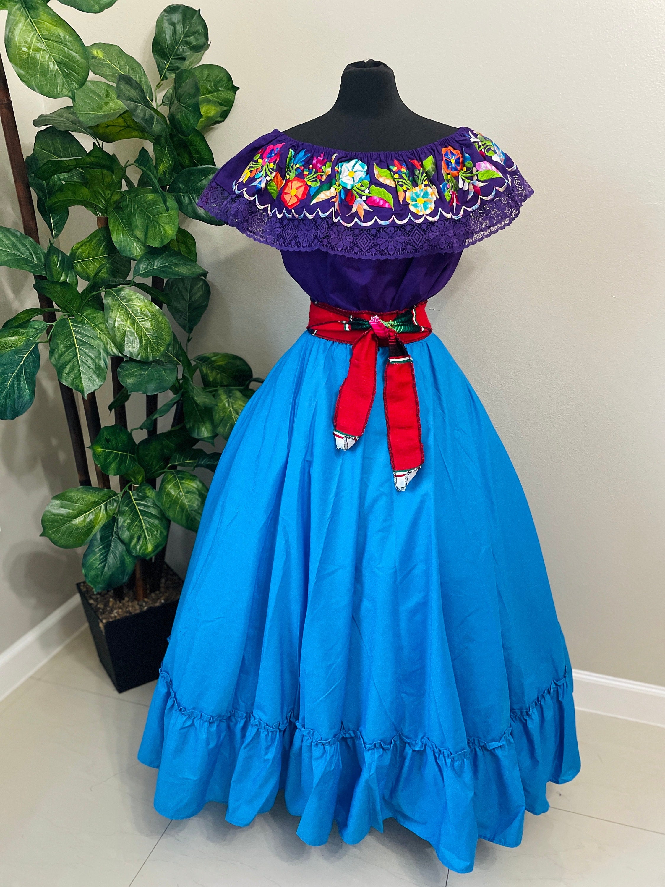 Image of Women's Folklorico 3 piece Outfit, Dance Outfit, Elena Outfit, Halloween Custome, Mexican Culture Costume, Cinco de Mayo - Handmade Women