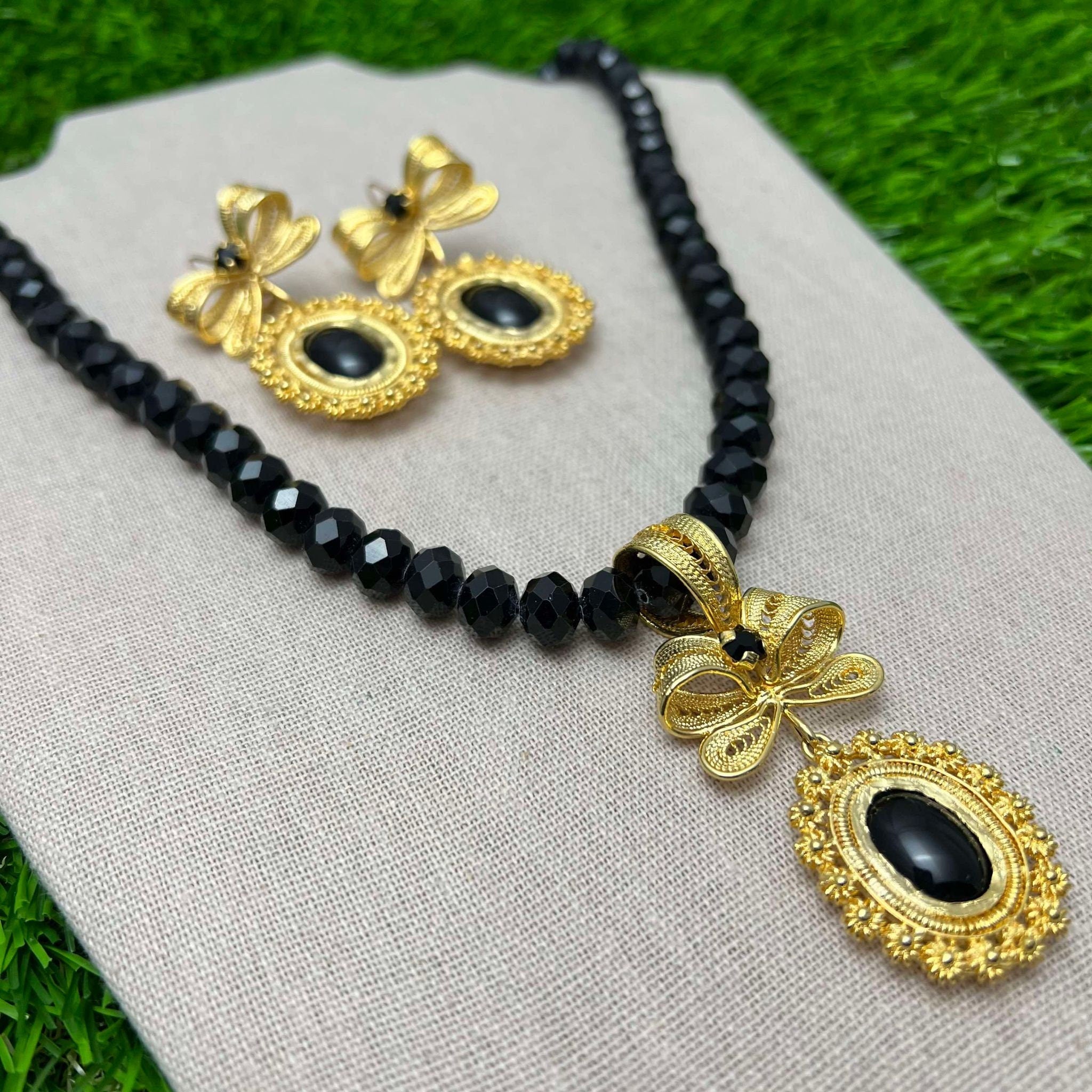 Image of Beautiful Handmade Artisanal Gold Plated Filigree Jewelry Set - Beaded Necklace - Mexican Style Jewelry