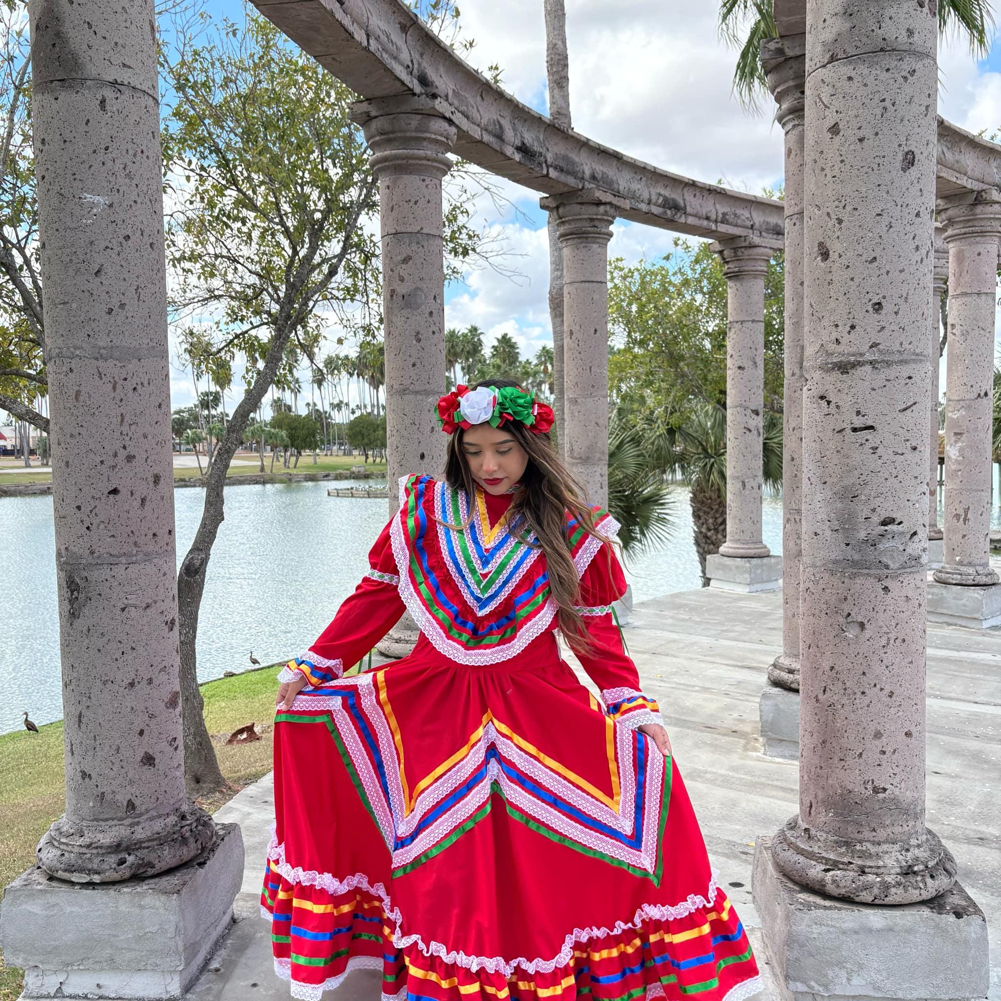 Image of Beautiful Women's Jalisco Outfit - Mexican Culture Costume - Handmade Outfit