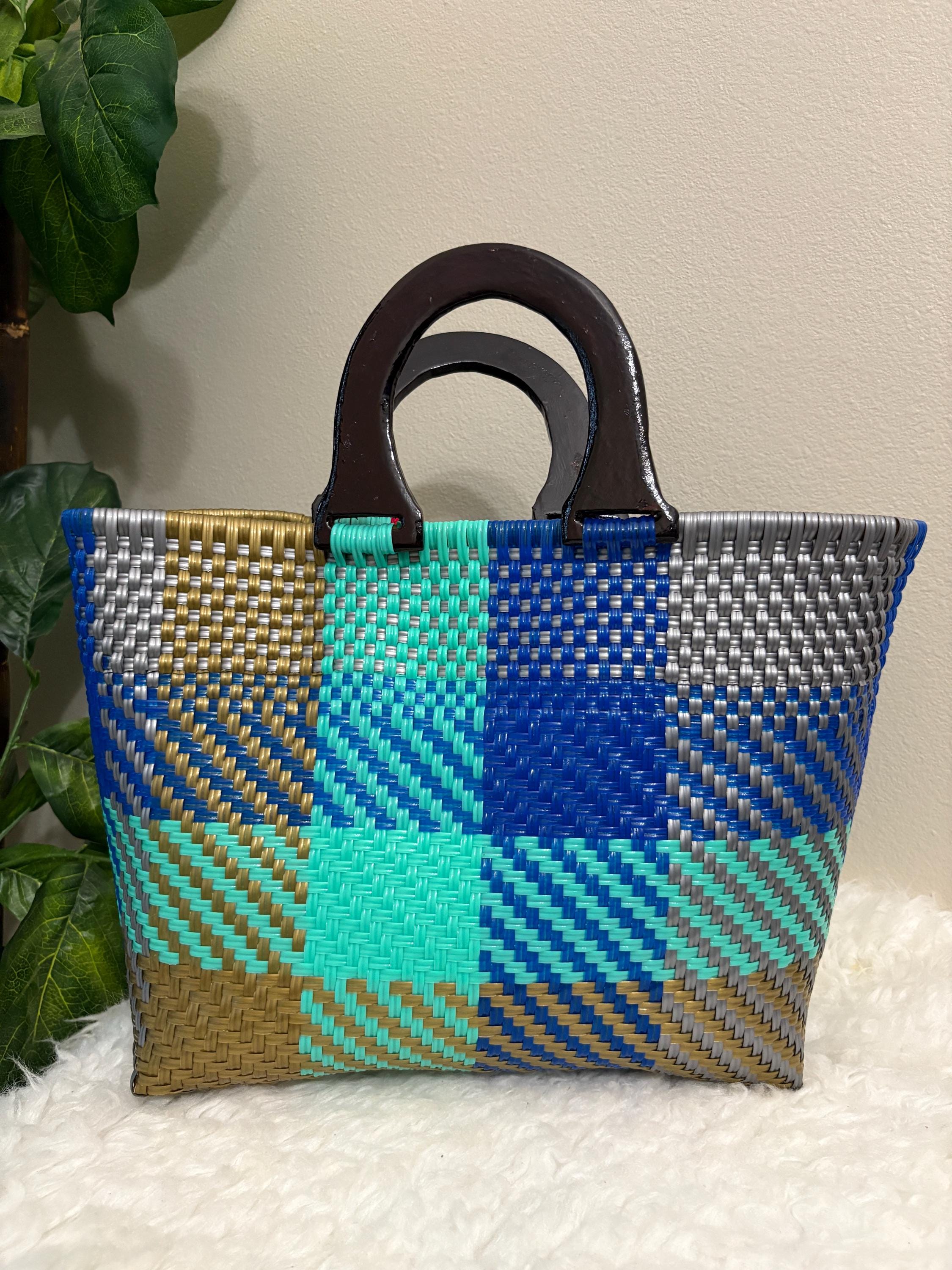 Image of Handwoven Recycled Plastic Tote Bag: Mexican Artisan Beach Grocery Bag