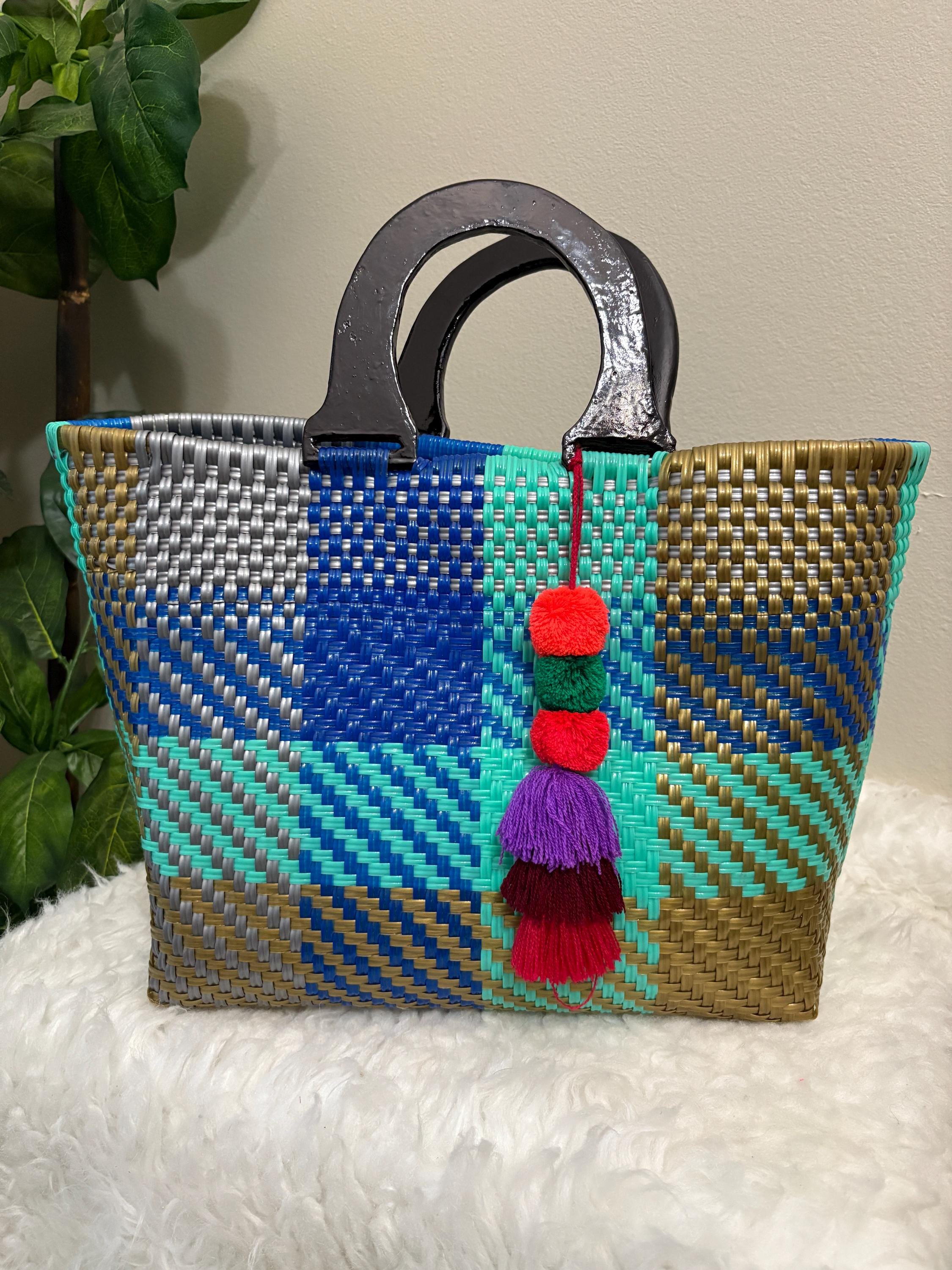 Image of Handwoven Recycled Plastic Tote Bag: Mexican Artisan Beach Grocery Bag