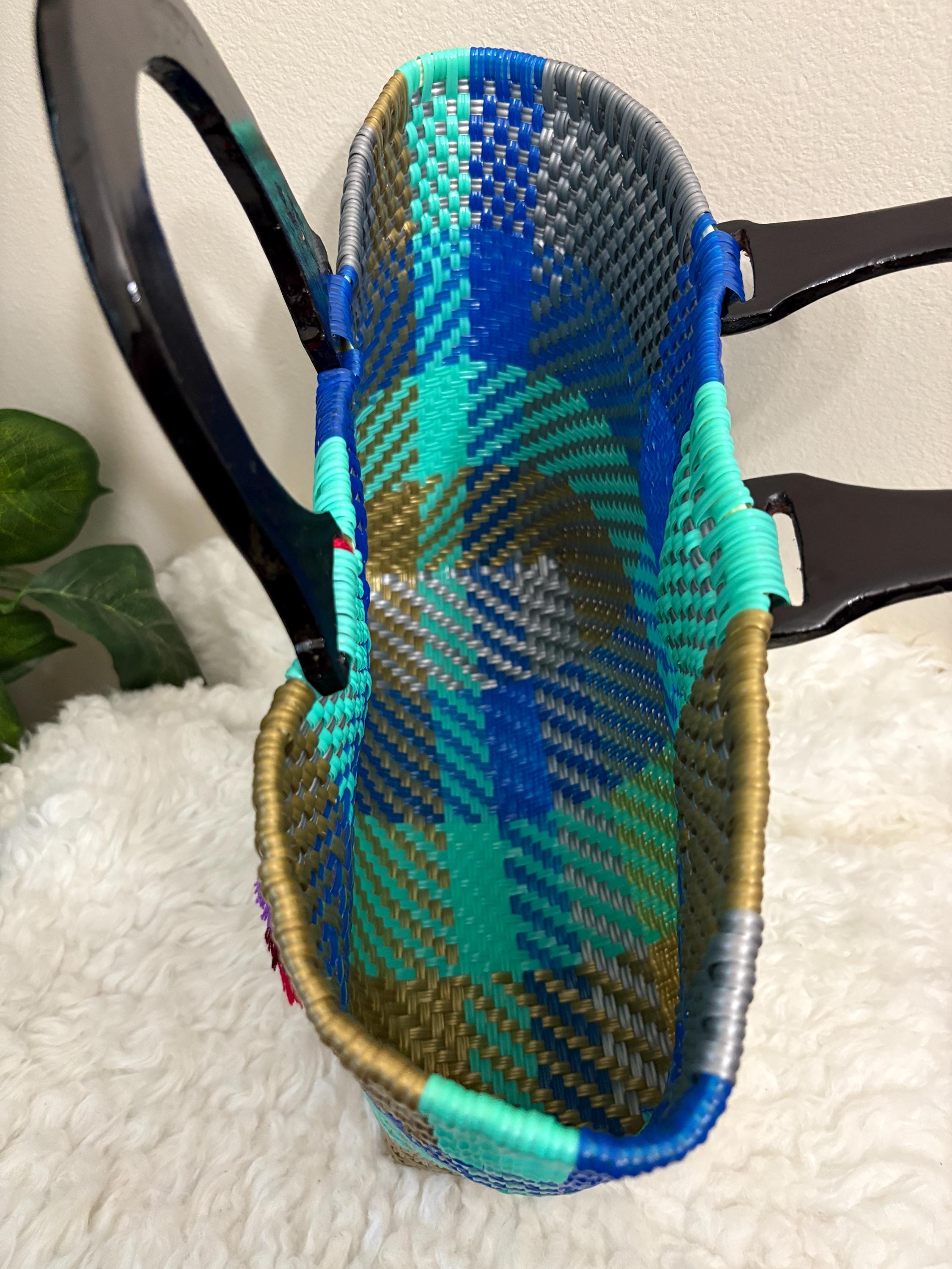 Handwoven Recycled Plastic Tote Bag: Mexican Artisan Beach Grocery Bag