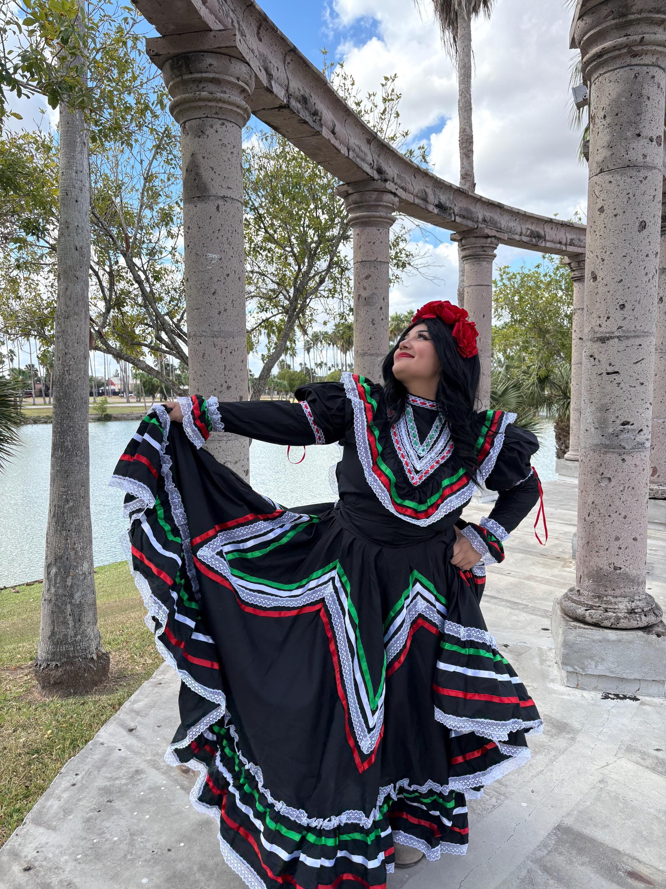 Beautiful Women's Jalisco Outfit - Mexican Culture Costume - Handmade Outfit