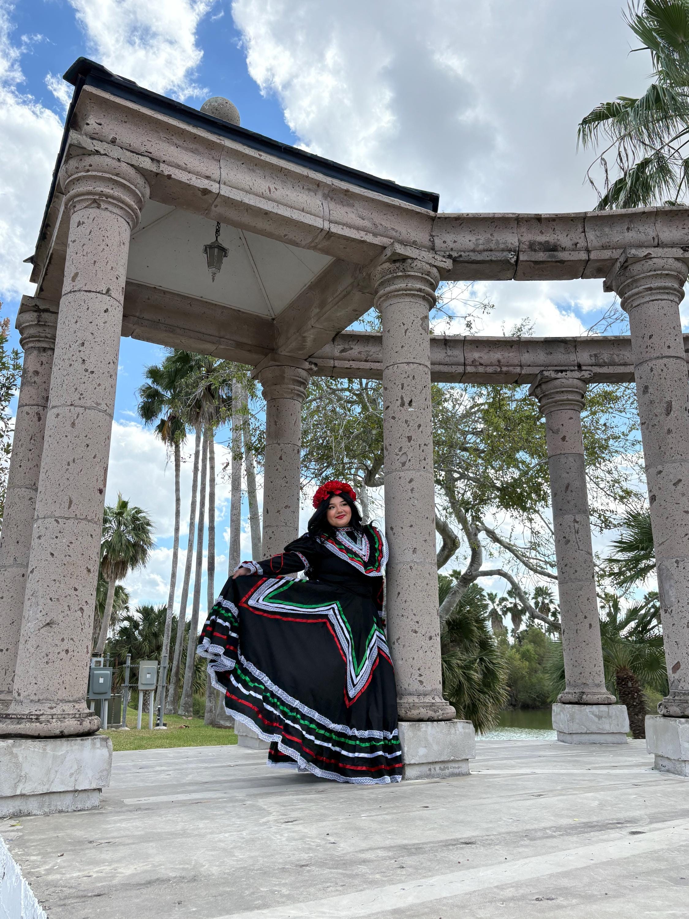 Image of Beautiful Women's Jalisco Outfit - Mexican Culture Costume - Handmade Outfit