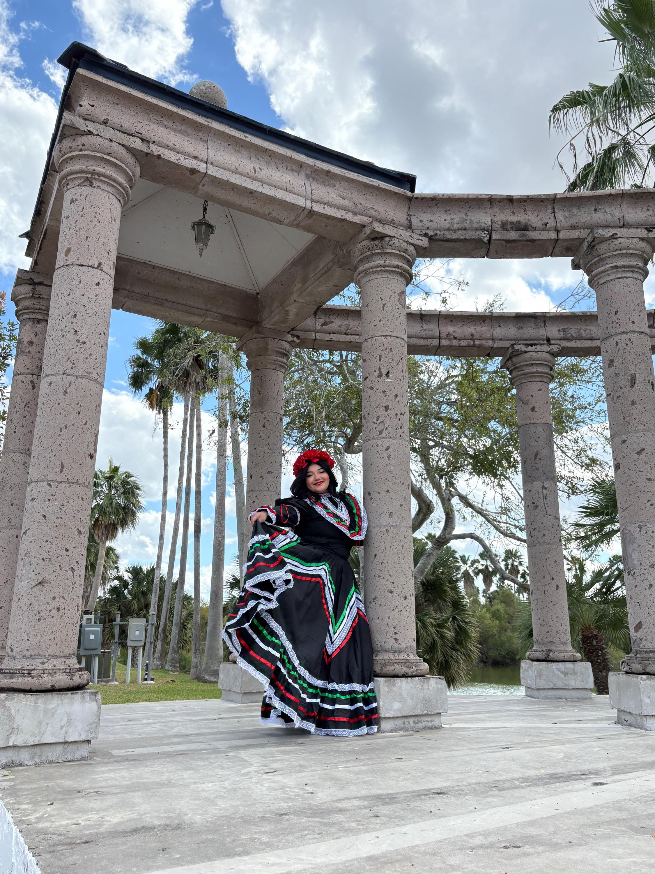 Beautiful Women's Jalisco Outfit - Mexican Culture Costume - Handmade Outfit