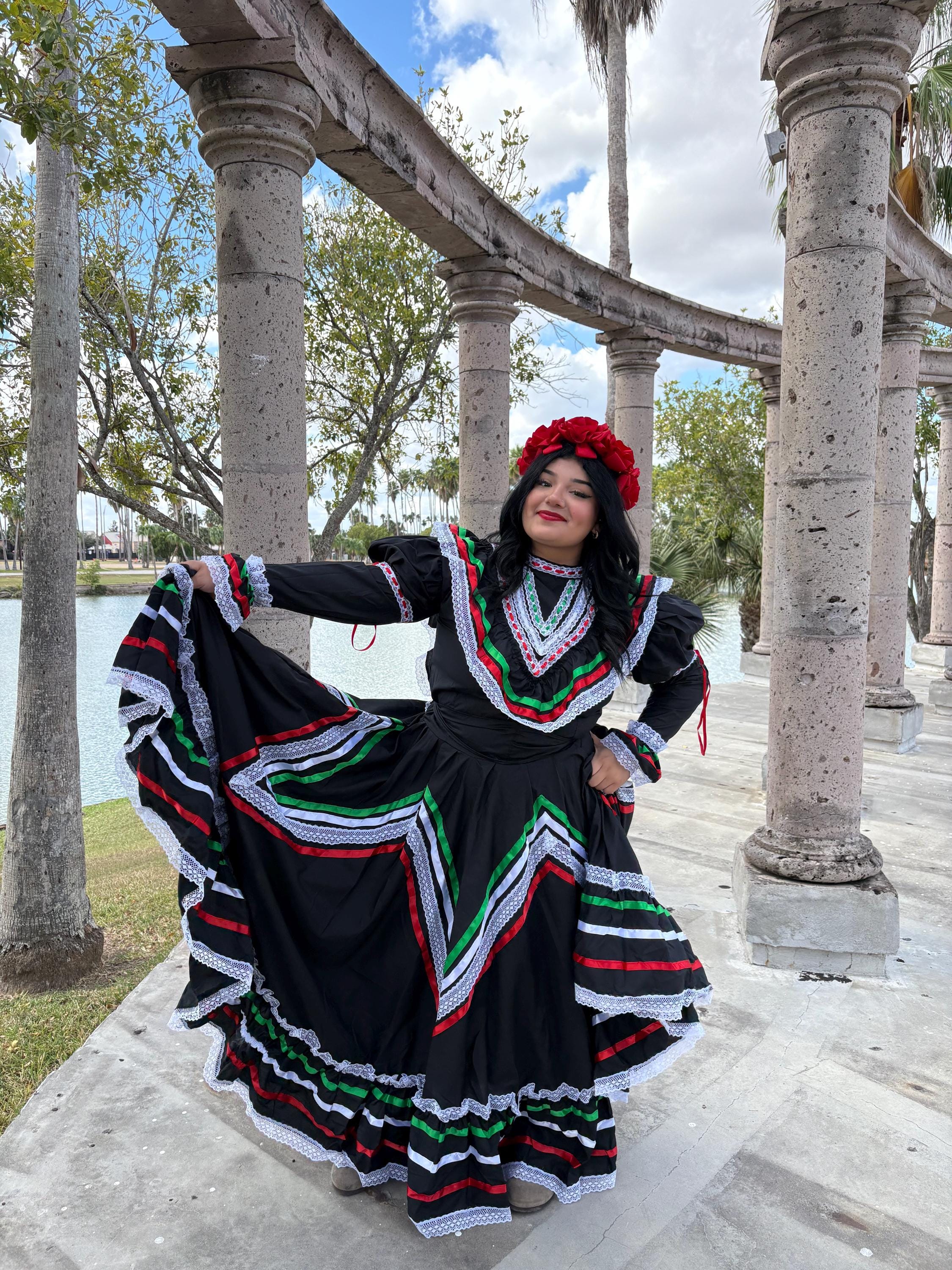 Beautiful Women's Jalisco Outfit - Mexican Culture Costume - Handmade Outfit