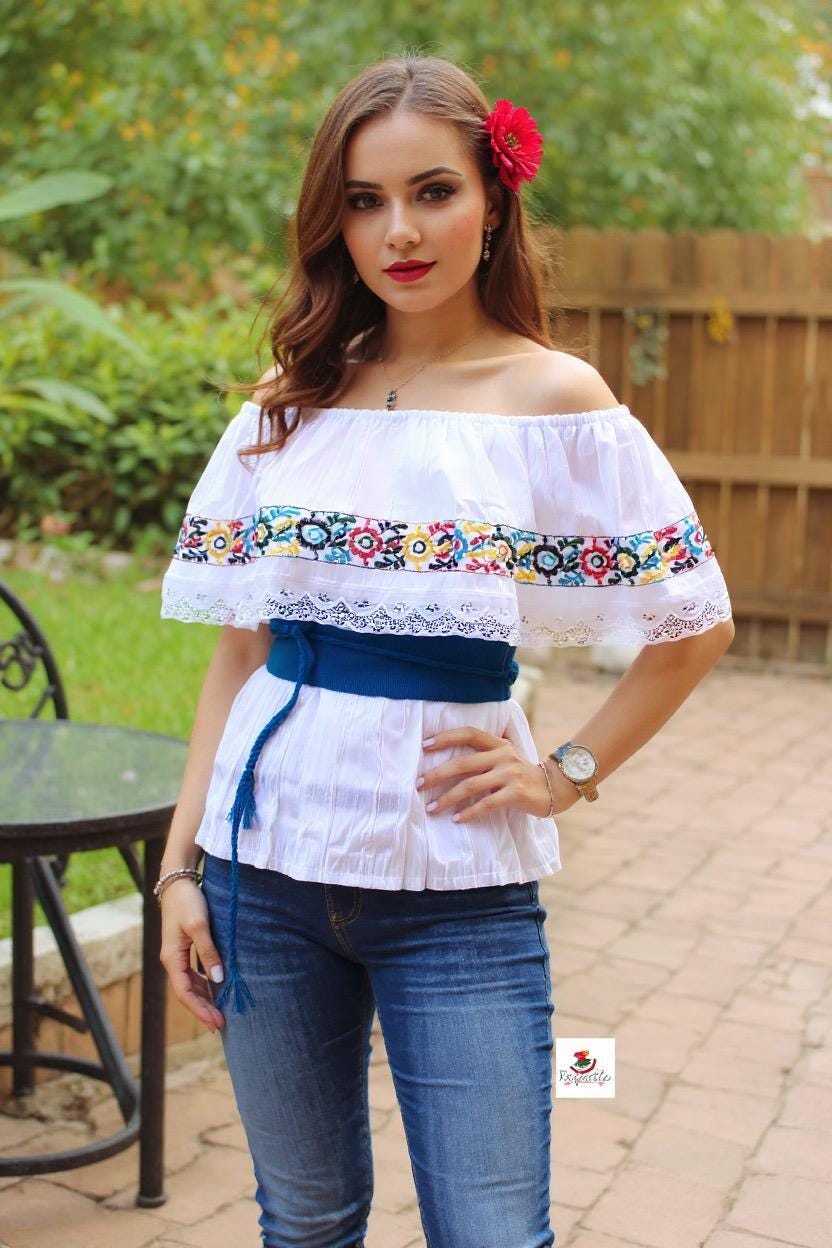 Gauze Blouse w/Crochet Collar