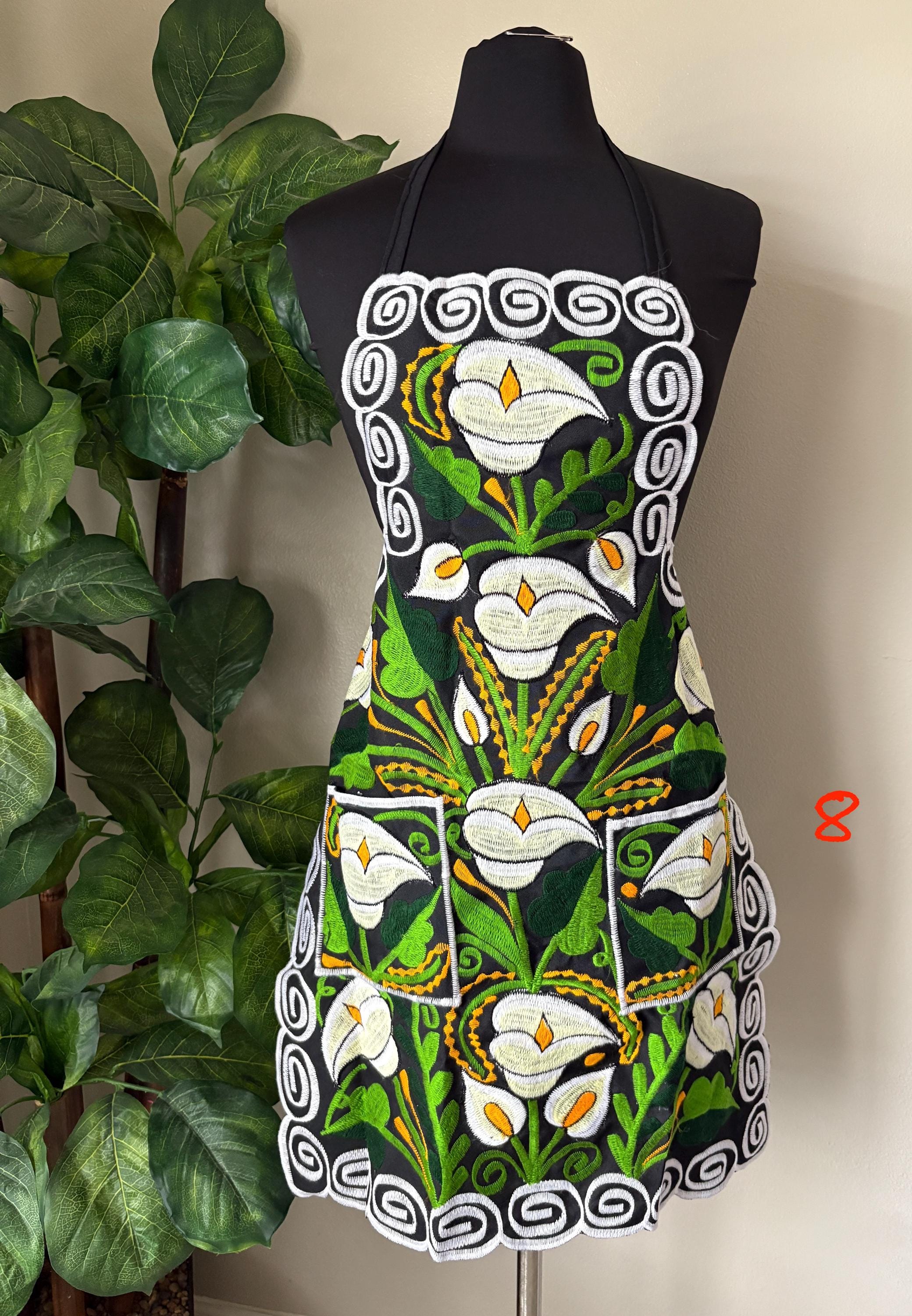 Image of Beautiful Chiapas Embroidered Aprons - Artisanal Aprons