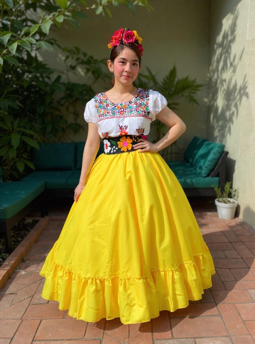 Image of Adult Woman Folkloric Skirt - Traditional Folklorico Skirt