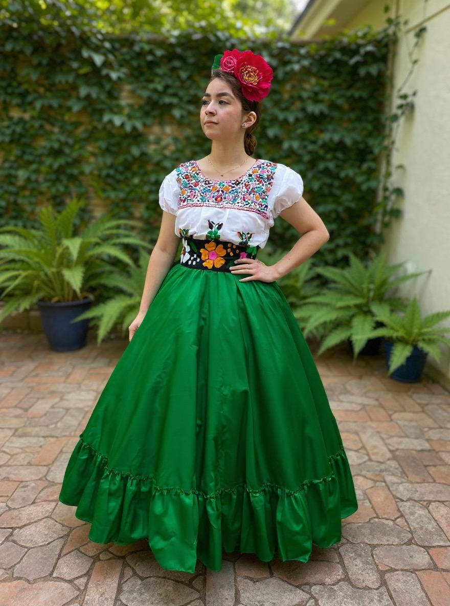 Image of Adult Woman Folkloric Skirt - Traditional Folklorico Skirt
