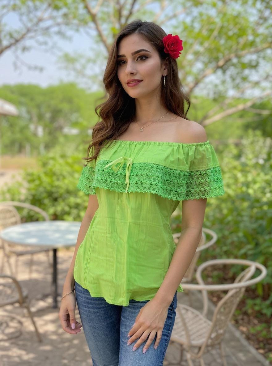 Loose Fit Mexican Embroidered Blouse - Handmade Artisanal Blouse - Floral Embroidery- Size S/M