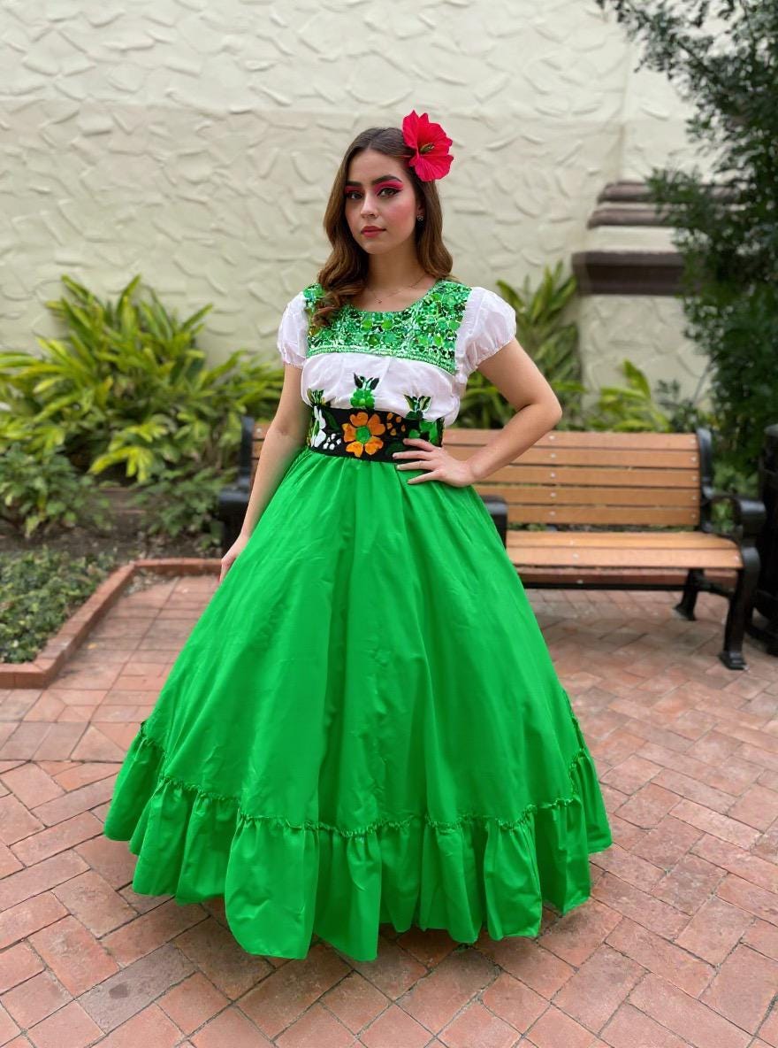 Image of Adult Woman Folkloric Skirt - Traditional Folklorico Skirt