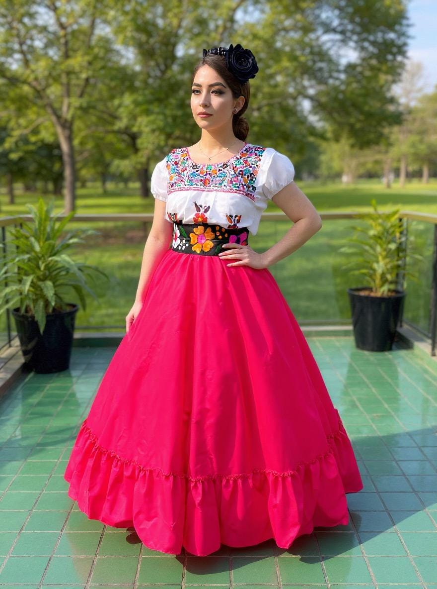 Image of Adult Woman Folkloric Skirt - Traditional Folklorico Skirt