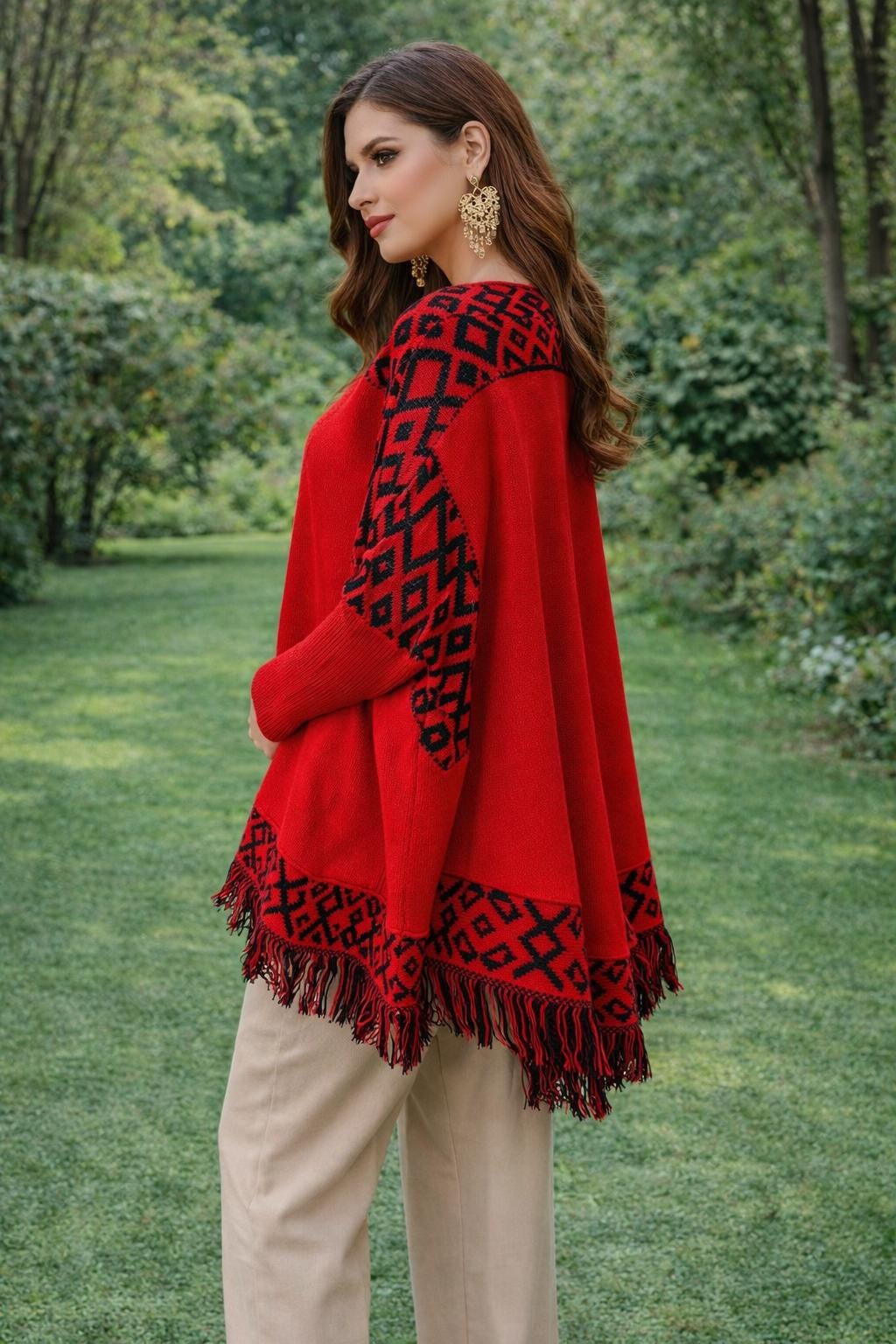 Image of Beautiful & Trendy Artisanal Geometric Long Sleeve Mananitas - Mexican Ponchos - Covering- Geometric Pattern Poncho with Fringe