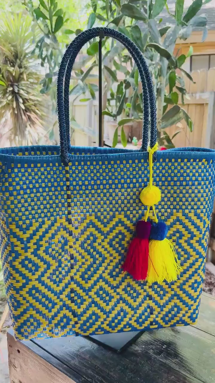 Handwoven Recycled Plastic Tote Bag: Artisan Made Mexican Shoulder Bag